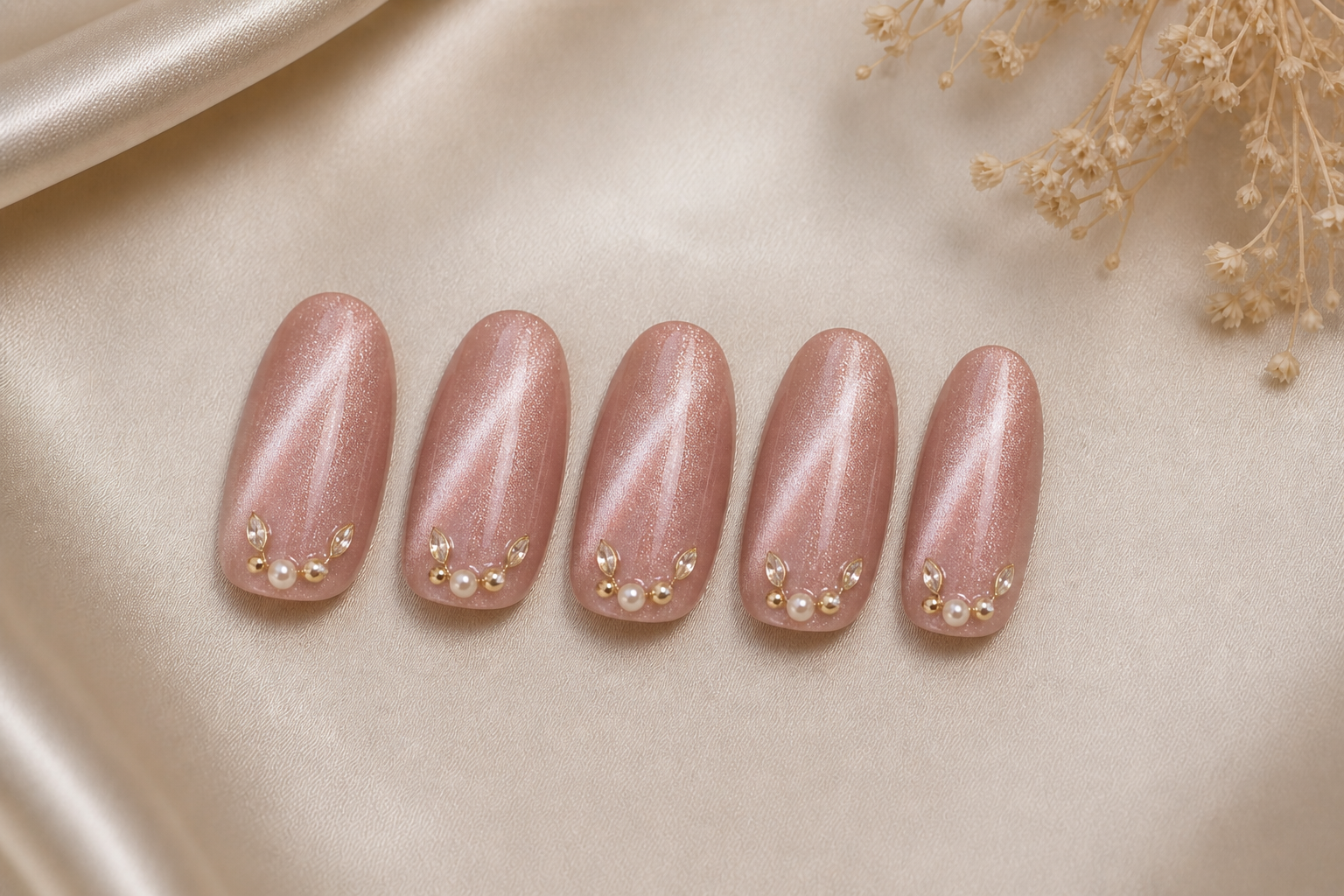 Bridal Blush Cat Eye Luxe Nails
