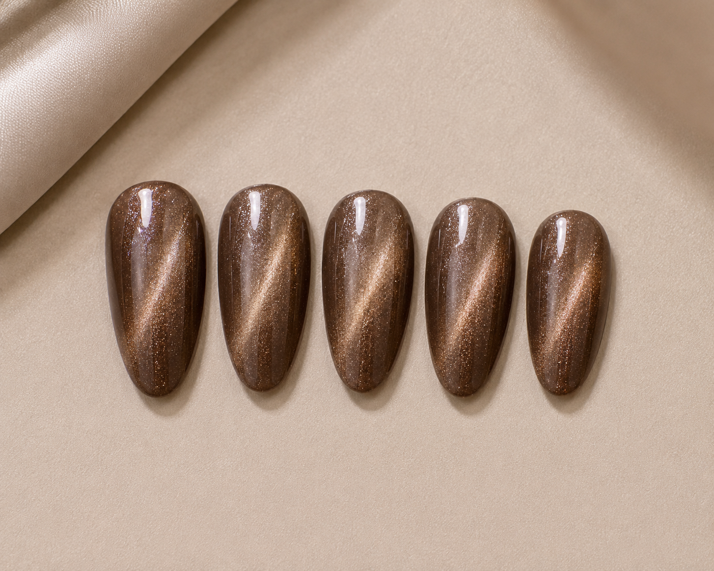 Mocha Velvet Cat Eye Nails
