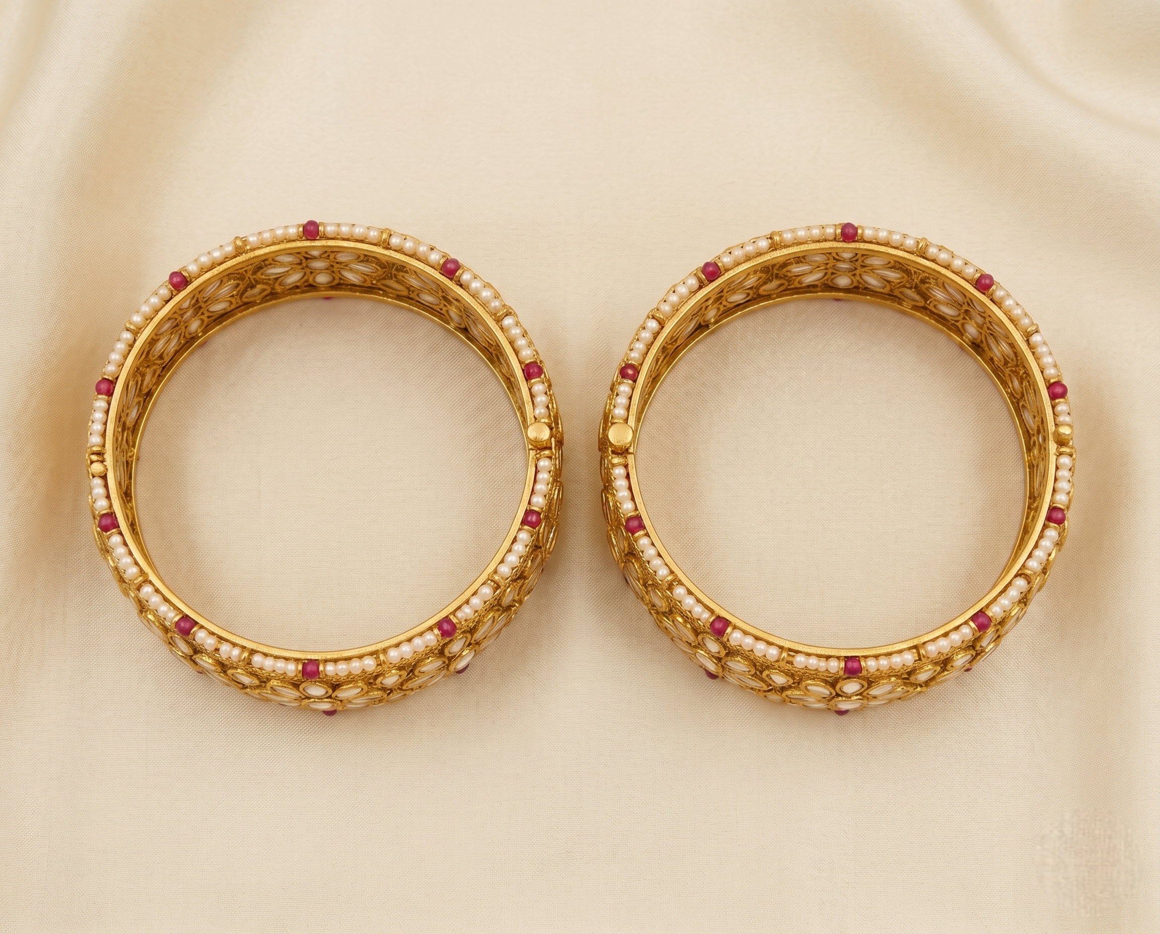 Chandrika Antique Kundan Kada Set