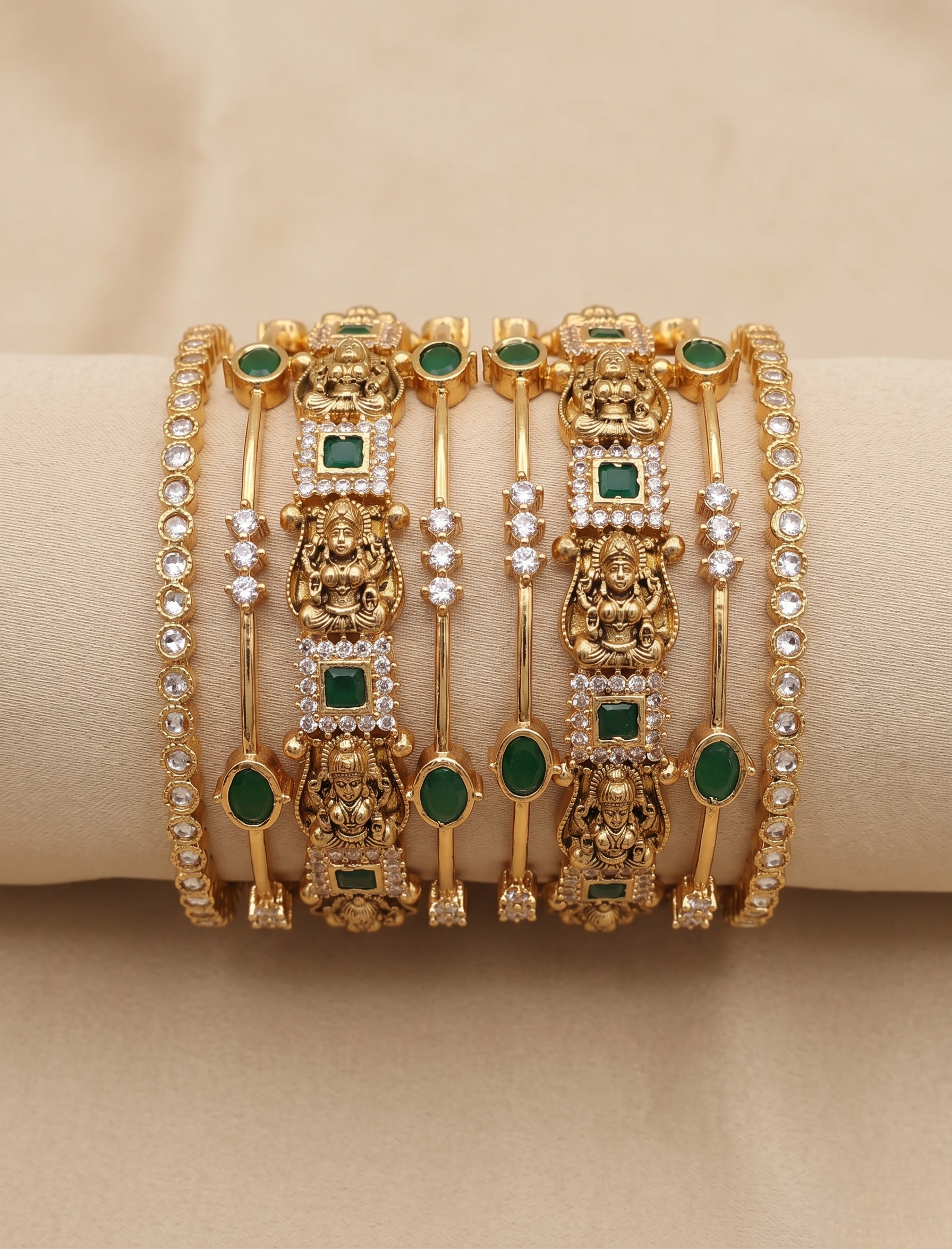 Lakshmi-Emerald Kundan Bangle