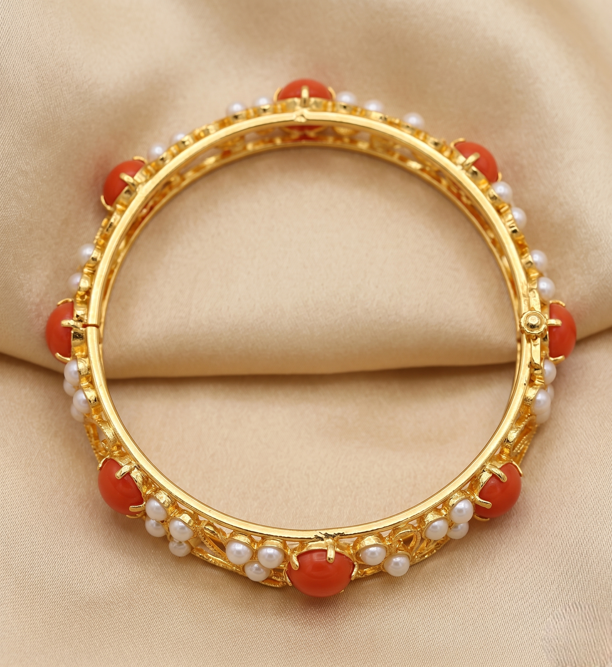Premium Pearl Kundan Bangles